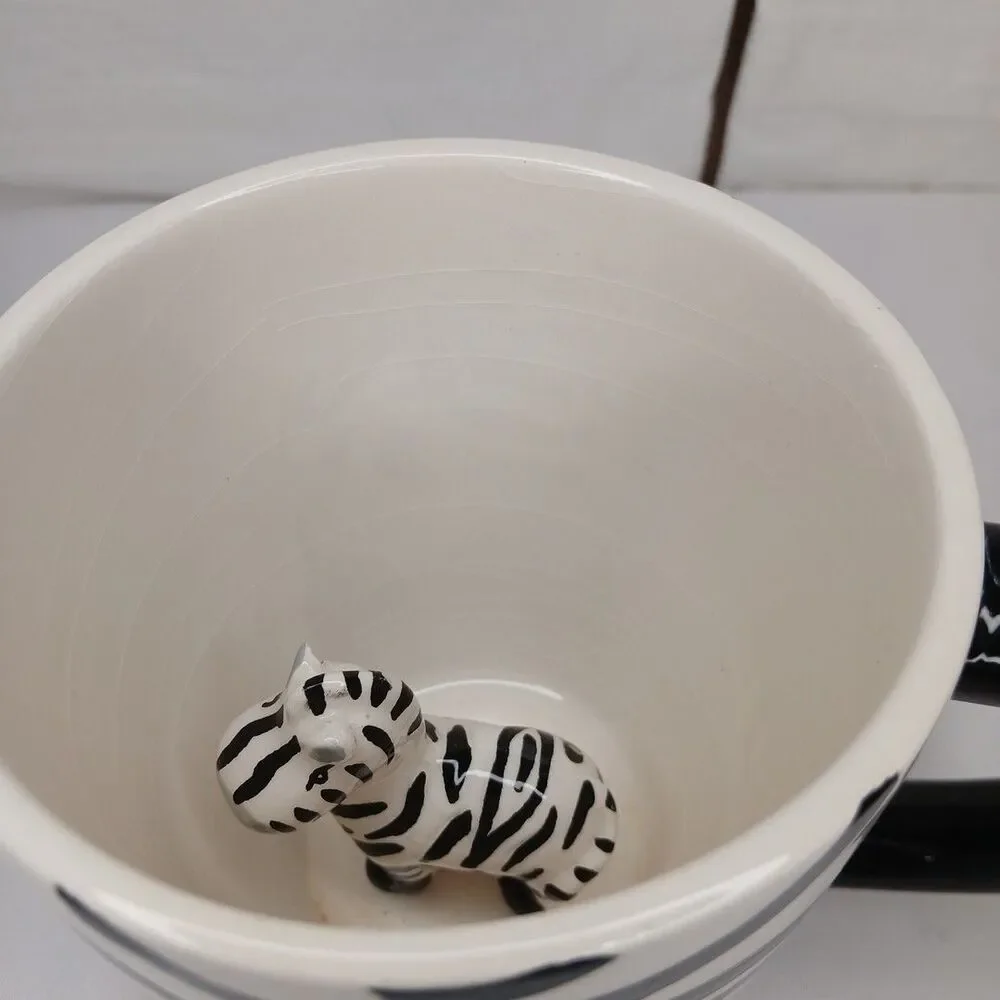 Pier 1 Hand Painted Zebra Surprise Mug 14 Oz. Black Stripes Zebra Inside